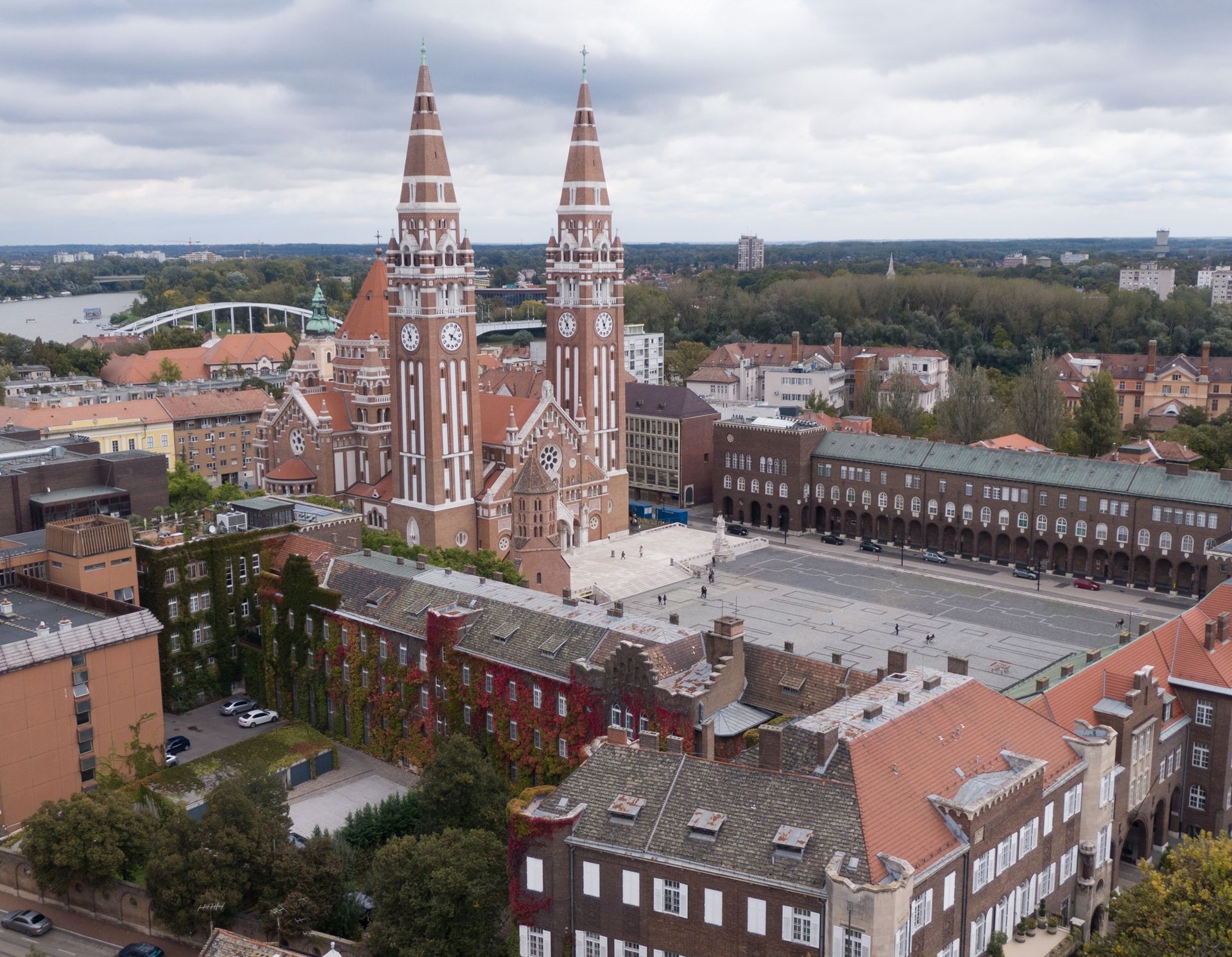 Picture illustrating the university