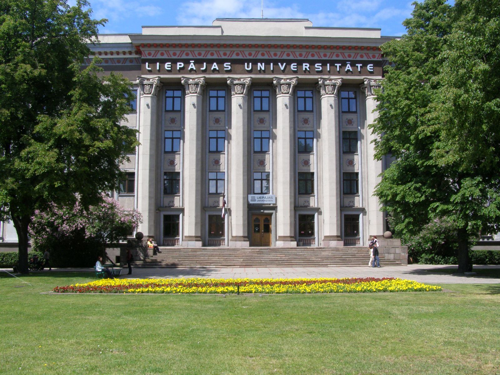 Picture illustrating the university