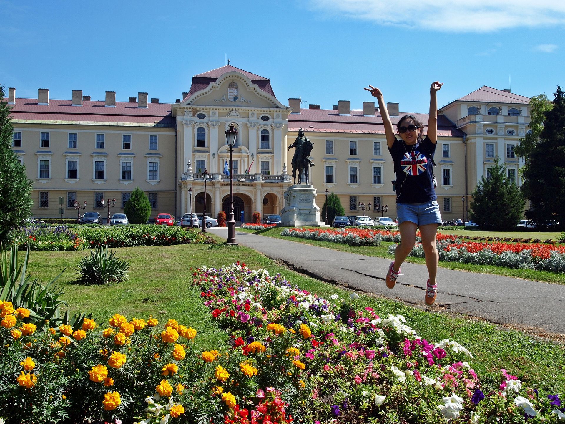 Picture illustrating the university